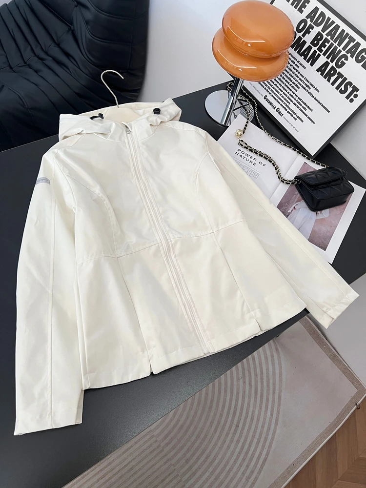 

Модная женская куртка большого размера с капюшоном, весенняя новинка, свободный крой, стройнящая, универсальная, трендовая, для повседневной носки, с длинными рукавами, на молнии