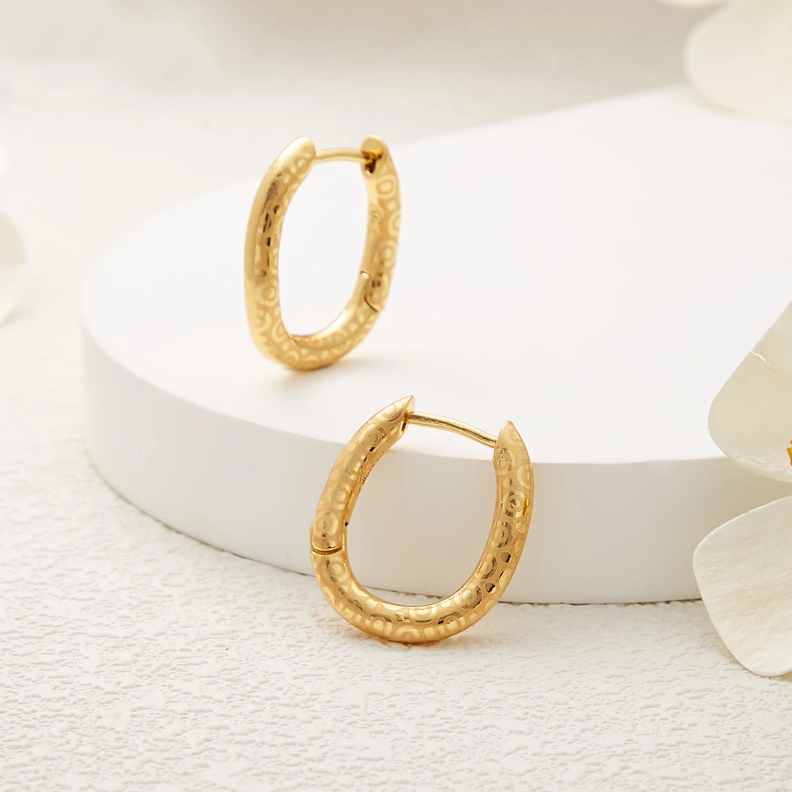 YTJX النحاس مطلية بالذهب أنيقة المرأة بسيطة على شكل حرف U أقراط مطبوعة مجوهرات اكسسوارات 2025 جديد لمحبي هدية الكريسماس