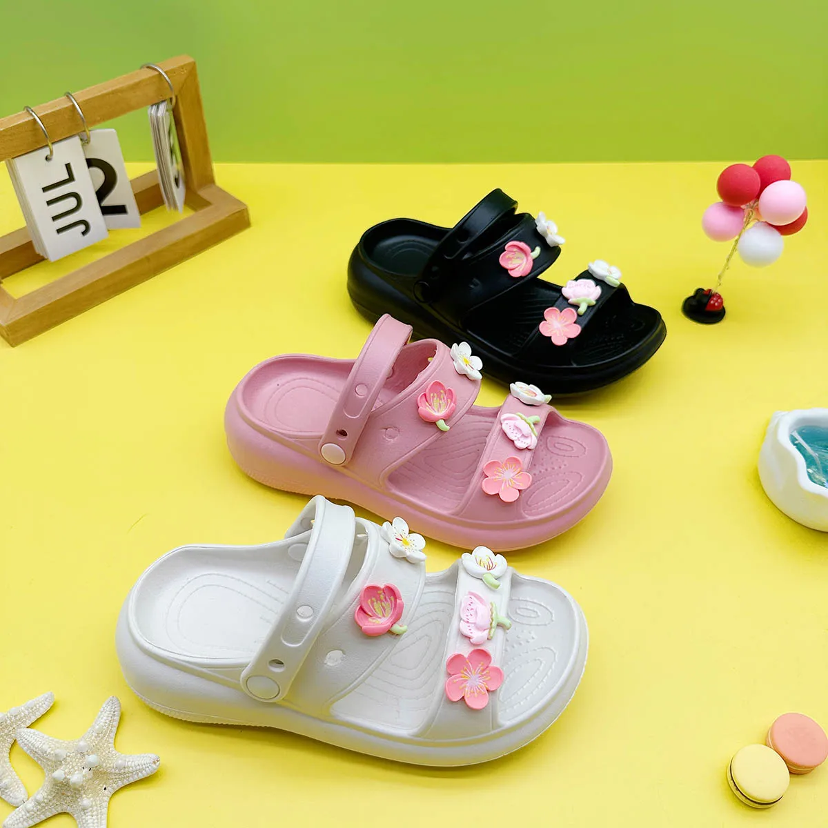 Fashion Hot-Selling Cartoon Cherry Blossom Parent-Child Slippers New Flat-Soled Boys' and Girls' Non-Slip Soft-Soled Sandals 811