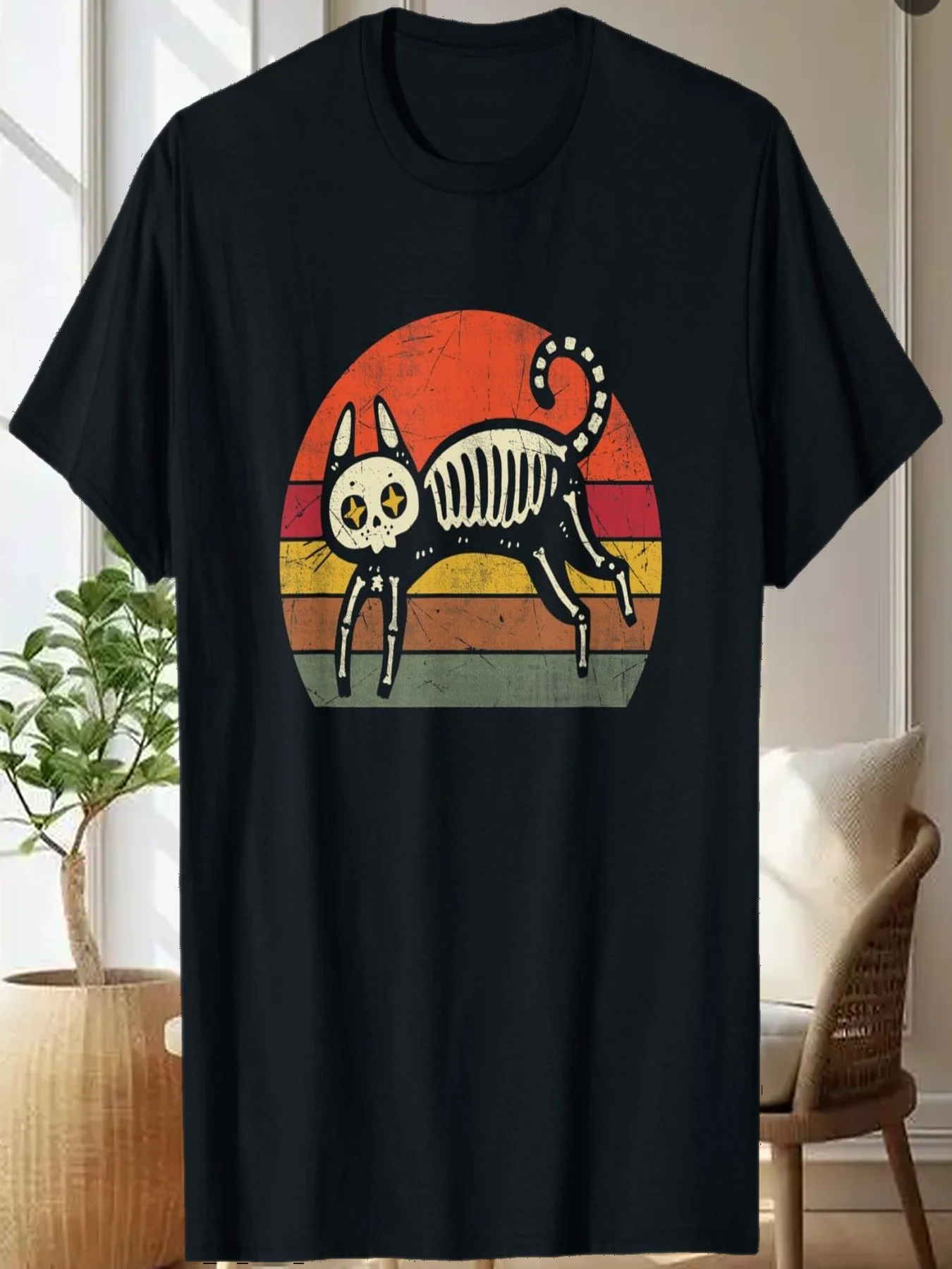 

Винтажная футболка в стиле ретро с милым черным котом и скелетом на Хэллоуин