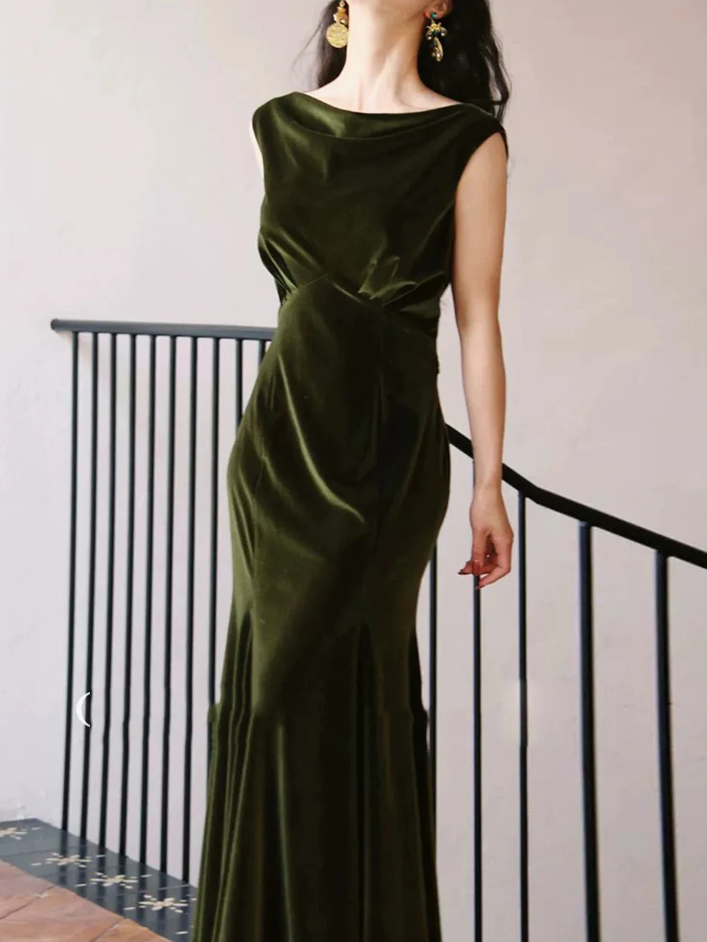 Elegante Vestido de noche verde oscuro para mujer, terciopelo sin hombros, cuello desbocado, Vestido de graduación, Vestido de cóctel delgado con dobladillo de sirena