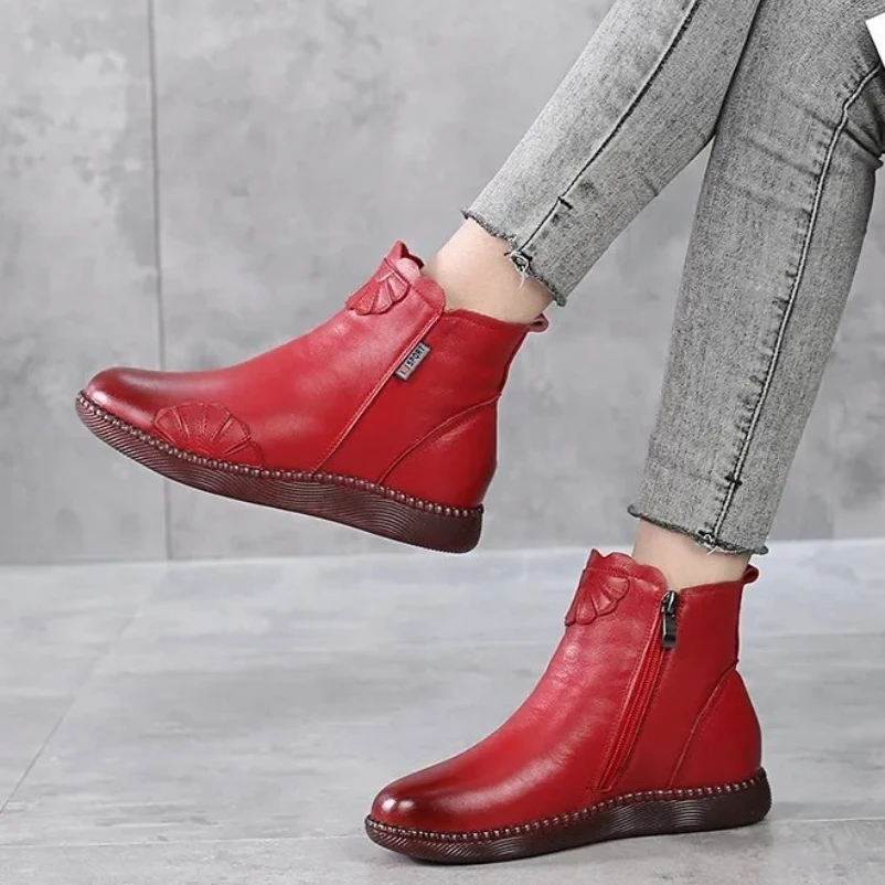 

2025 Высококачественные шерстяные ботинки из воловьей кожи, теплая обувь, женские зимние зимние ботинки, удобные кожаные ботинки на плоской подошве для женской обуви