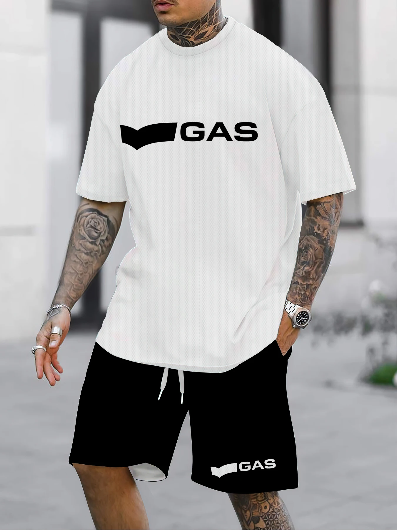 

Летний мужской комплект из полиэстера для спорта и отдыха с круглым вырезом и микроэластичным трикотажным комплектом из 2 предметов: футболка с короткими рукавами и шорты