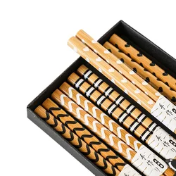 5 Pair cute chopsticks Reusable Handmade Natural Bamboo Wood Chopsticks Pointed Sushi Chopsticks for Sushi Non-Slip Food Sticks