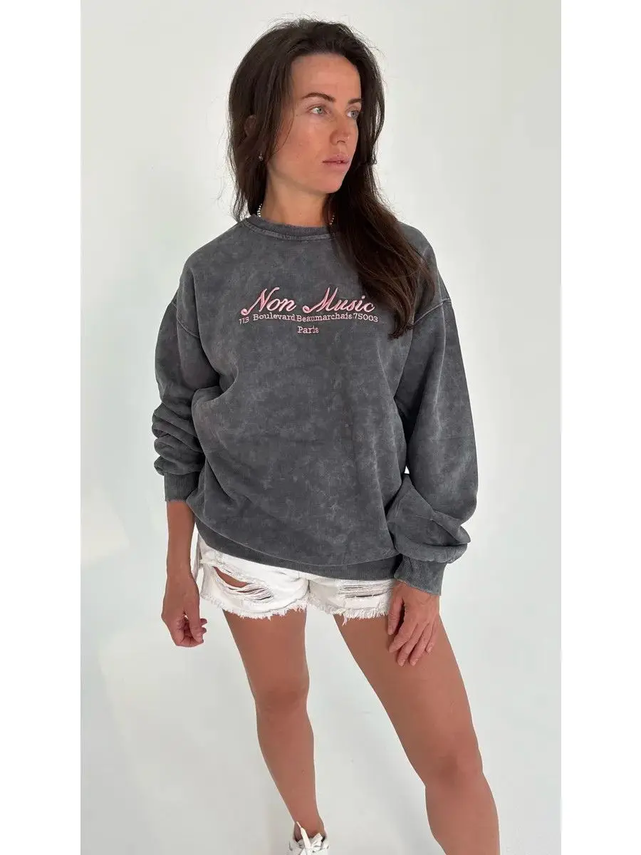 Czarne bluzy z efektem sprania, z francuskim napisem, luźny krój, jesienny pulower, modny temperament, damski styl preppy, retro top.