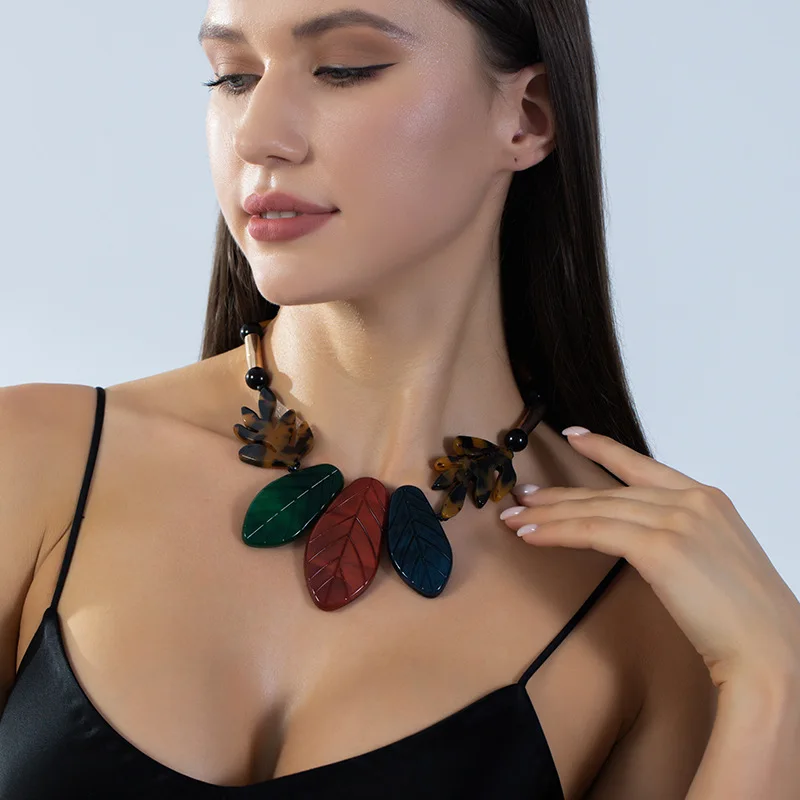DIY accessories Bohemian retro collarbone chain, acrylic ethnic style short necklace, hand-woven light luxury women's accessorie
