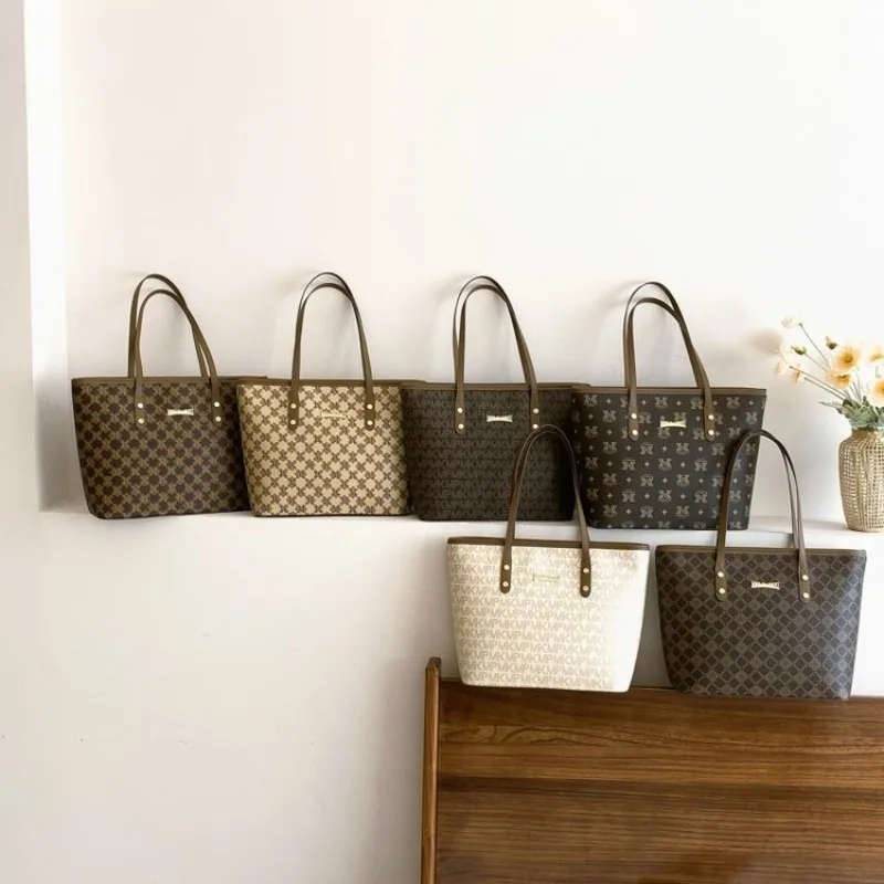 

Saffiano Leather Crossbody Bag For Women Textured Shoulder Handbag Scratch Resistant For Durable Long Lasting Use