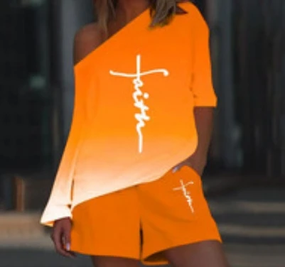 

Женский комплект из двух предметов с вырезом на плечах, топ и шорты с принтом, стильный наряд для повседневного использования