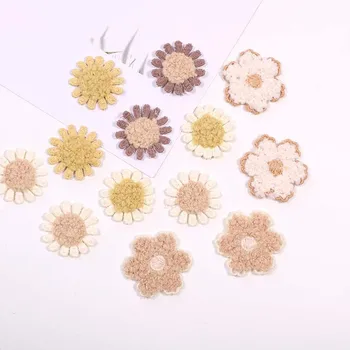 20PCSแฟชั่นขนสัตว์Daisesดอกไม้เย็บปักถักร้อยPatch Appliquesเย็บBadge Plush Sunflowerสติกเกอร์สําหรับเสื้อผ้าชุดHeadwear