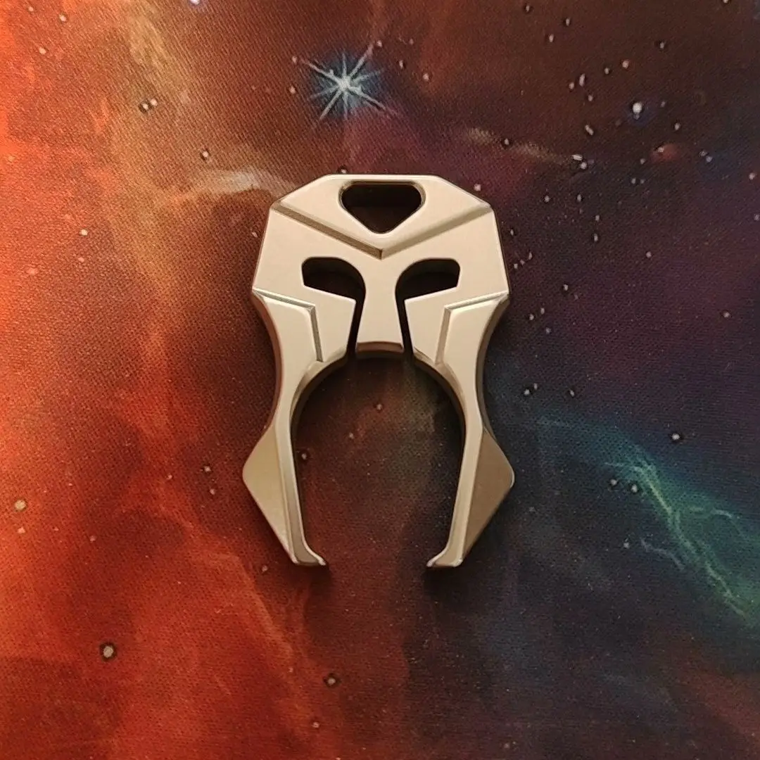 Zewnętrzny EDC Przenośny Wisiorek Wojownik Spartan Otwieracz do Butelek ze Stopu Tytanu