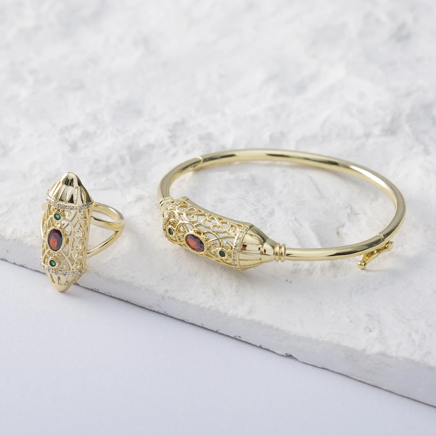 Hot Selling Accessory Wedding Jewelry Set For Women Green Decorative Stone Hollow Bracelet