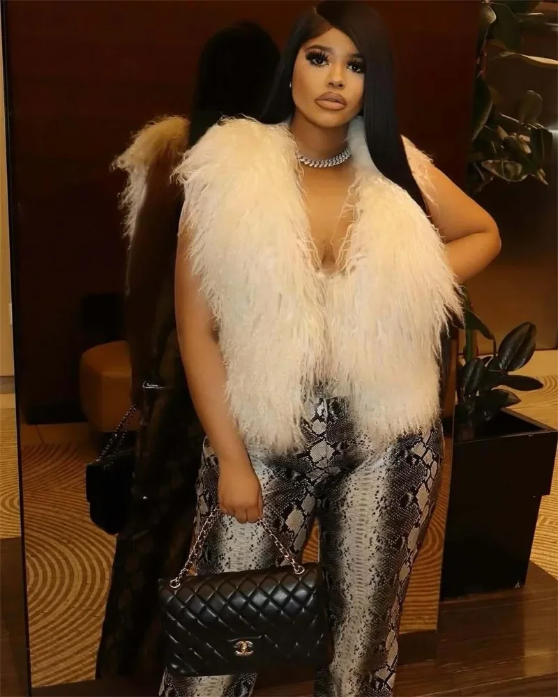 سترات من الفرو المنغولي الصناعي معطف نسائي موضة فروي بدون أكمام وأربطة بدون ظهر سترات دافئة غير رسمية 2025 ملابس خارجية لخريف وشتاء