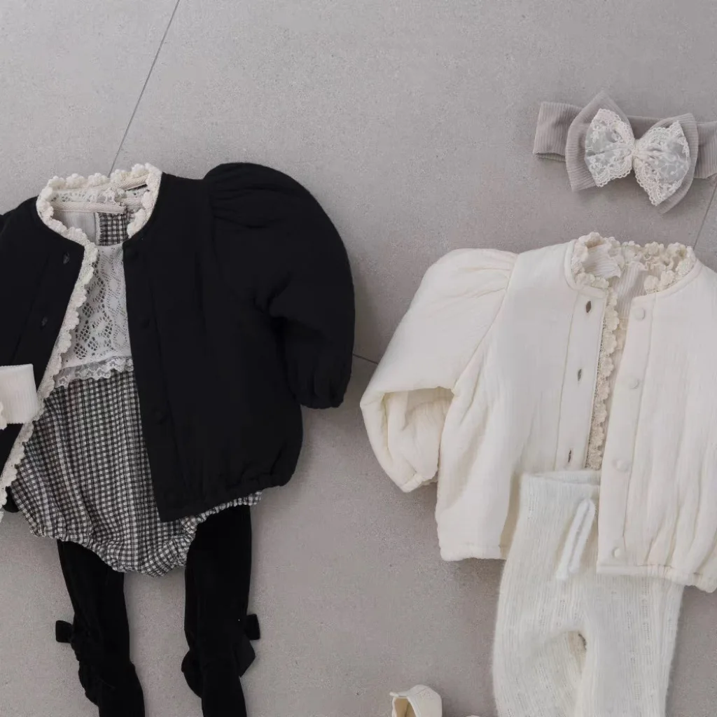 

2025 Winter New Baby Cotton Padded Jacket Solid Infant Girls Cute Lace Lantern Sleeve Coat Toddler Girls Thick Warm Cardigan