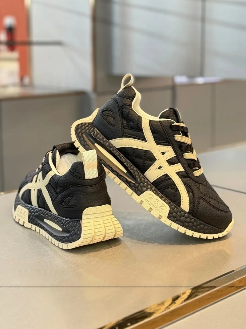 Men's Fashionable Sport Shoes Autumn Winter Thick Bottom Fluffy Lined Versatile Dad Sneakers Casual Low Top Wear Resistant Ru...