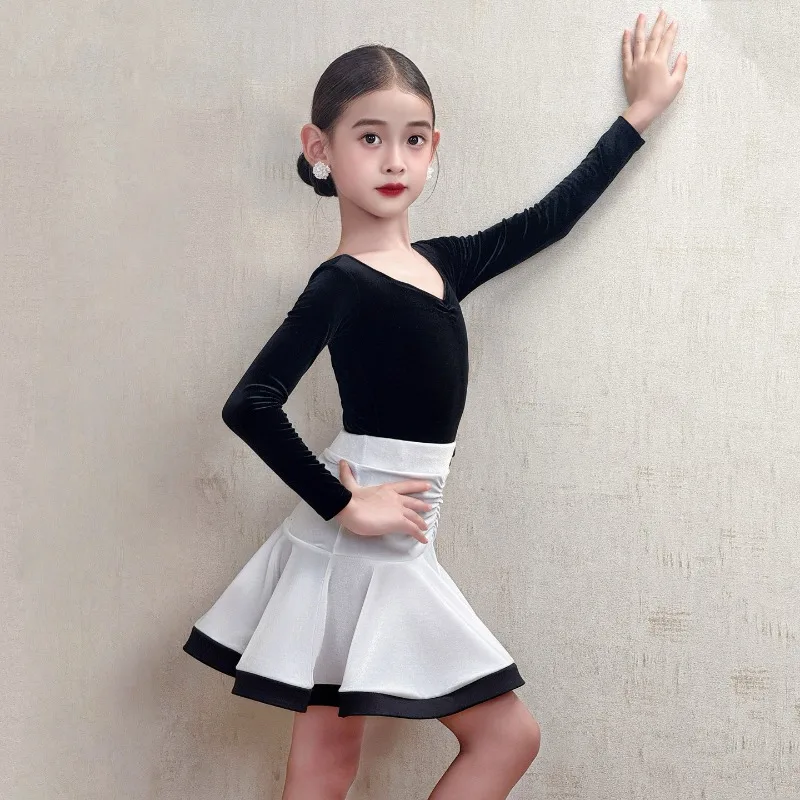 The new girls Latin dance practice and training dress isa professional dance costume for children suitable for stage Latin dance