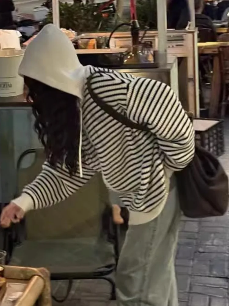 Cardigan aperto lavorato a maglia a righe in velluto a coste da donna sciolto Sle autunno nuova versione coreana cappello maglione Dstring capispalla