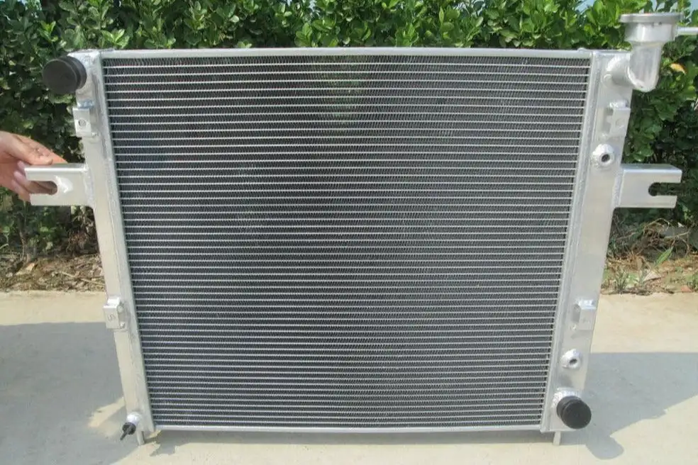 Aluminum radiator for JEEP GRAND CHEROKEE WJ/WG 4.7L V8 1999-2005 2000 2001 2002 2003 2004