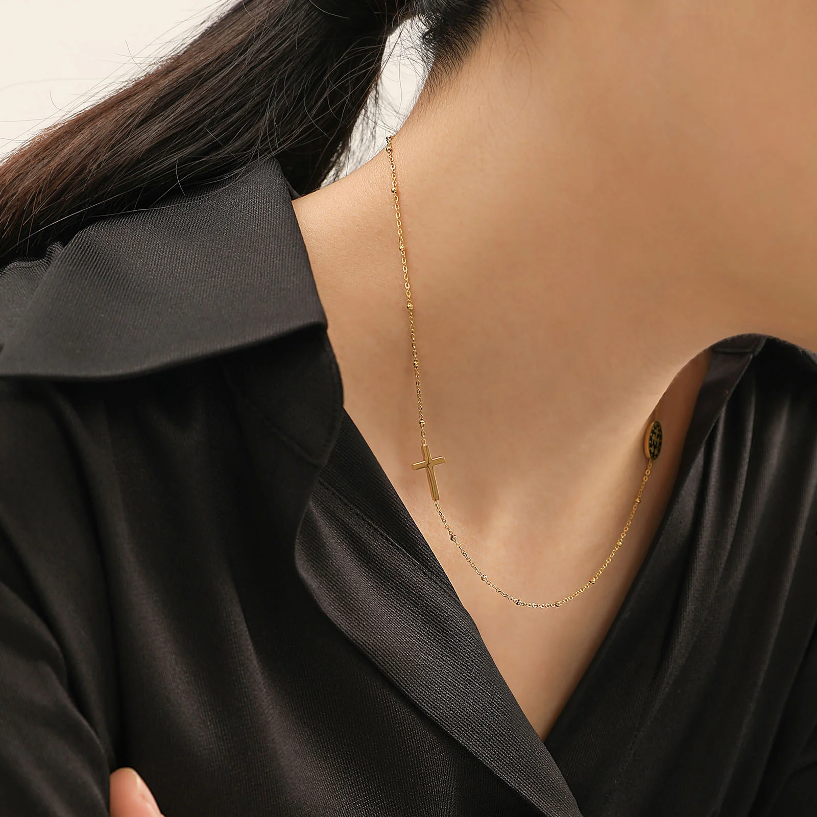 Cross Pendant Necklace Titanium Steel 18K Gold Plated For Daily Wear