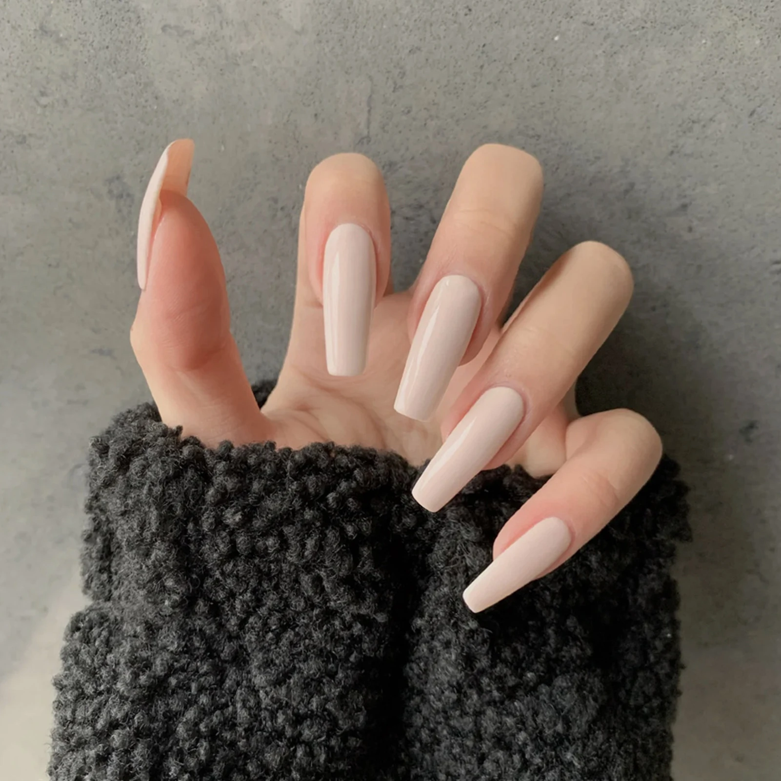 Nude Beige Long Fake Ballet Artificial Nails Artificial Comfortable to Wear Manicure Nails for Stage Performance Wear