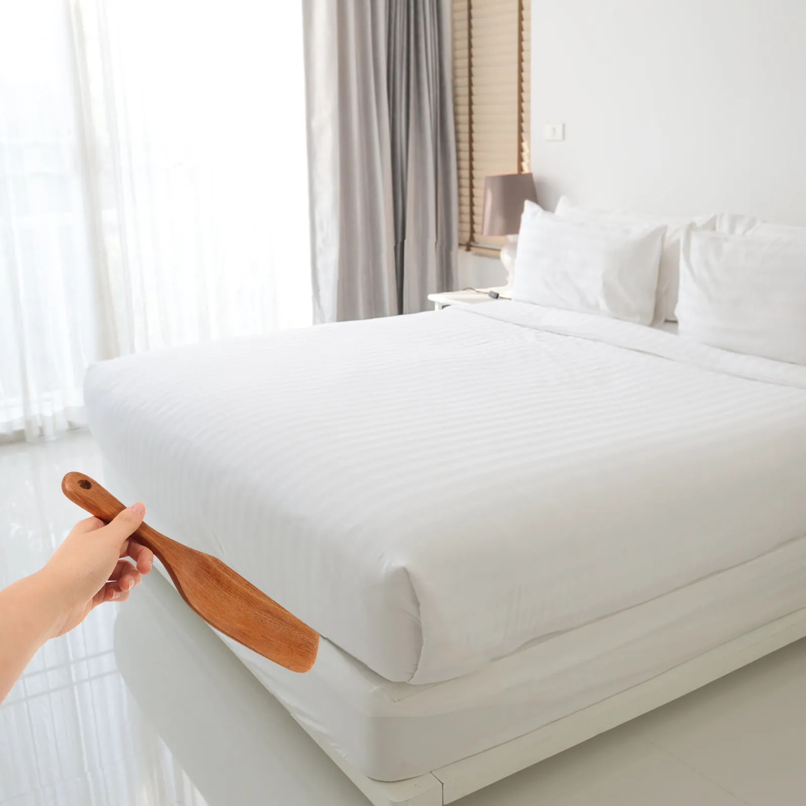 Wooden Mattress Lifter for Bed Sheet Change Sheet Tucking Tool Effort Saving Bed Making Aid for Hotels Hospitals