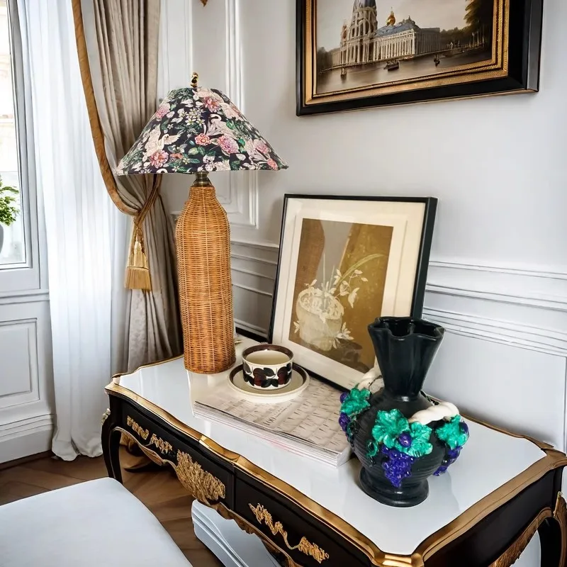 

Table lamp, retro Chinese French style, designer's original, homestay hotel, rattan weaving atmosphere, fabric lighting fixtures