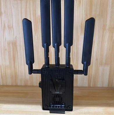 Outdoor live broadcast base station, multi-card aggregation triple stack, outdoor aggregation