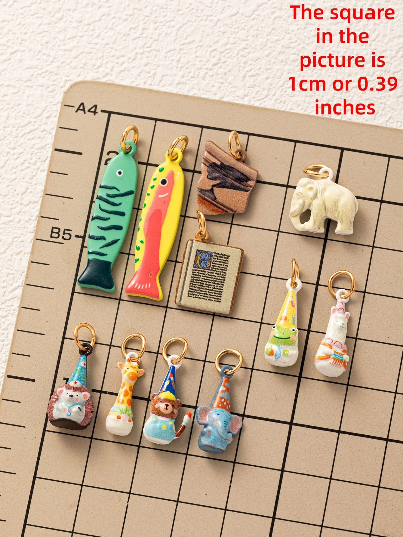 Minimalistische Neue Mode-Cartoon-Serie Bunte Fisch-, Frosch- und Igel-Anhänger für DIY-Schmuckherstellung – Detail 1