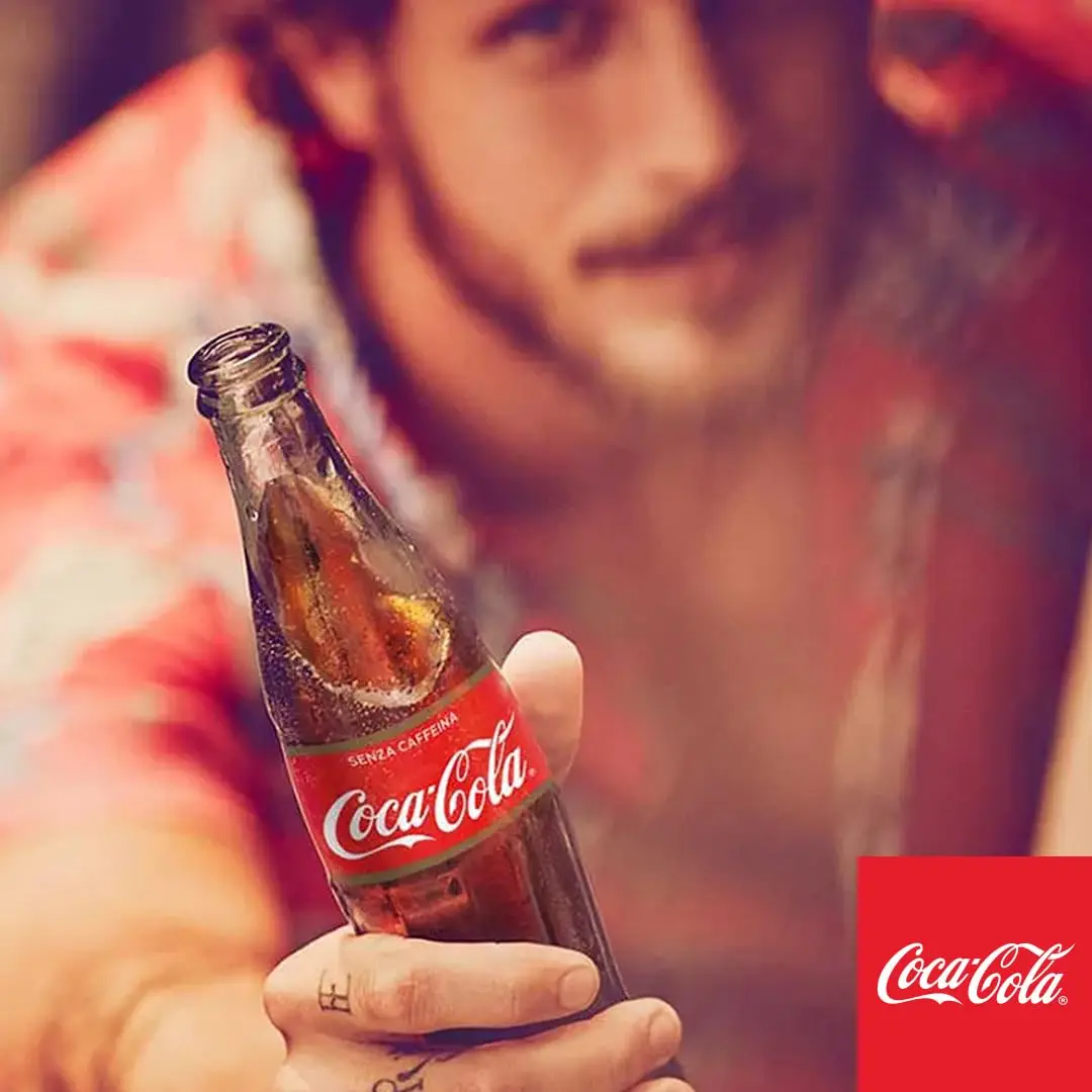 كوكا كولا خالية من الكافيين، كل طعم تركيبة كوكا كولا بدون كافيين، علبة قابلة لإعادة التدوير بنسبة 100% - 6 قشط 330 مل