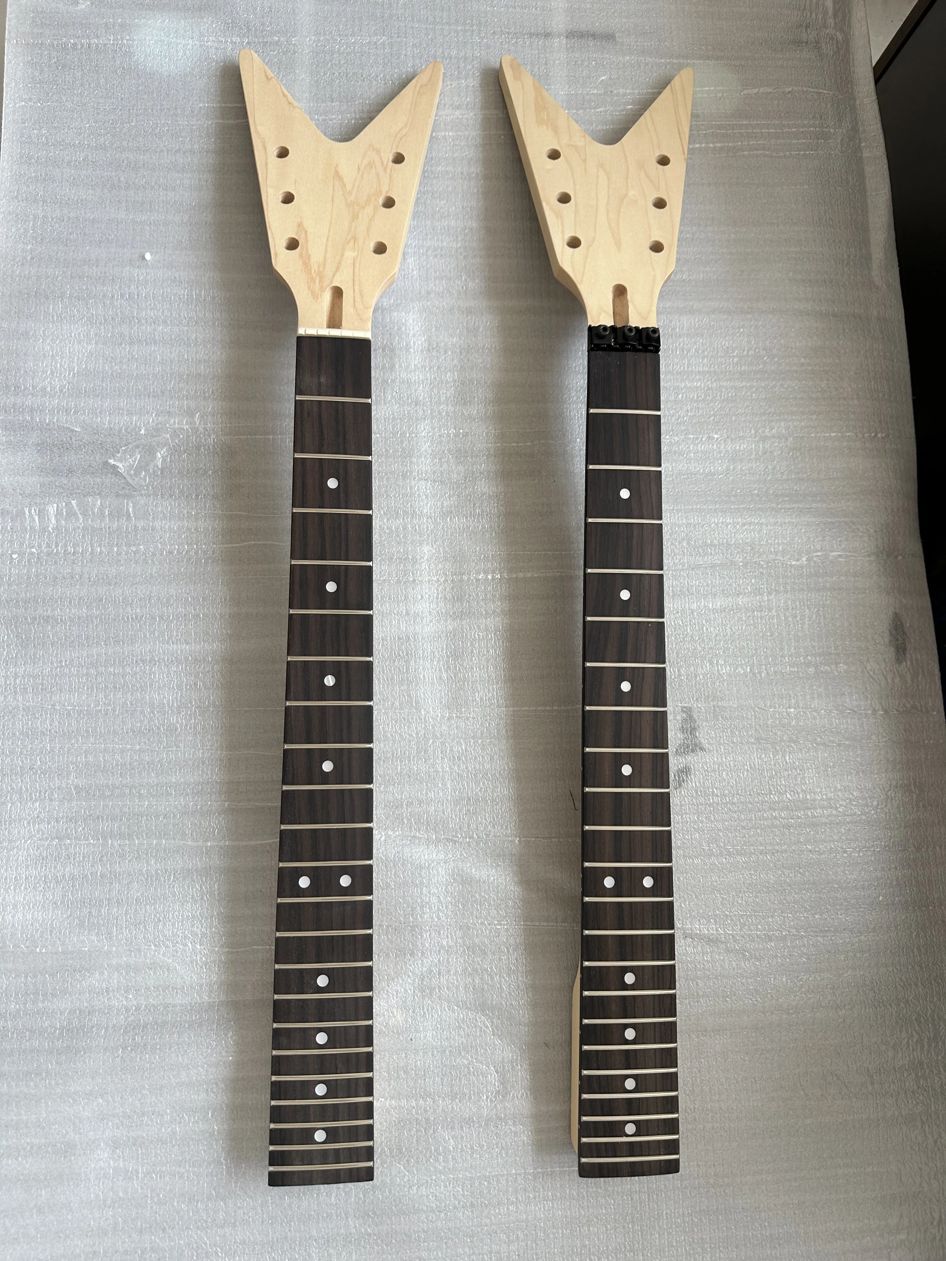manche-de-guitare-electrique-de-forme-speciale-22-frettes-piece-de-rechange-diy-manche-en-erable-touche-en-palissandre-56-cm-style-floyd-rose