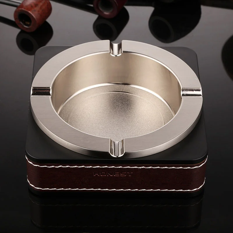 Modern Square Leather Metal Ashtray Interior Living Room Decoration Boyfriend for Gift Luxury Car Ashtray Office Home Decoration