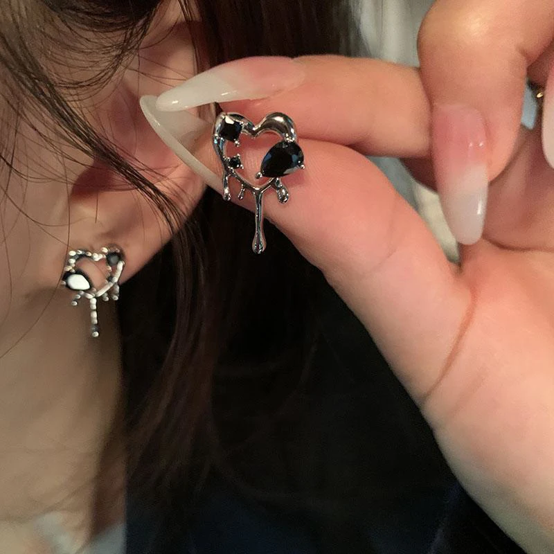 brincos-de-coracao-em-diamante-preto-para-mulheres-estilo-vintage-sem-perfuracao-joias-de-moda-ear-cuffs