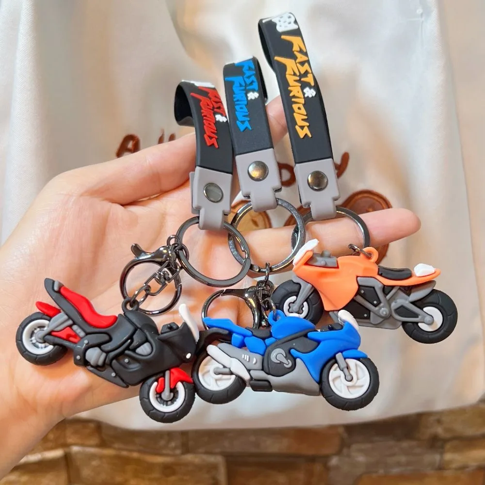 シリコン製バイクキーホルダー、クリエイティブなキーチェーンアクセサリー、車の鍵、バッグペンダント、クールなバイクキーリングギフト