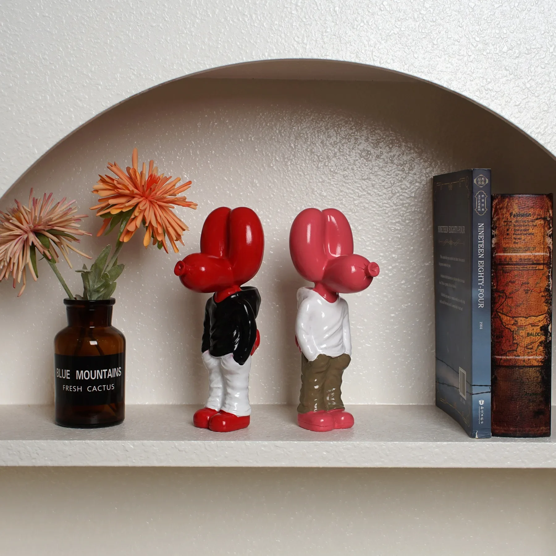 NORTHUEINS 18cm Resin Balloon Dog Sculptures Statue Street Culture Figurine Creative Animal Dolls