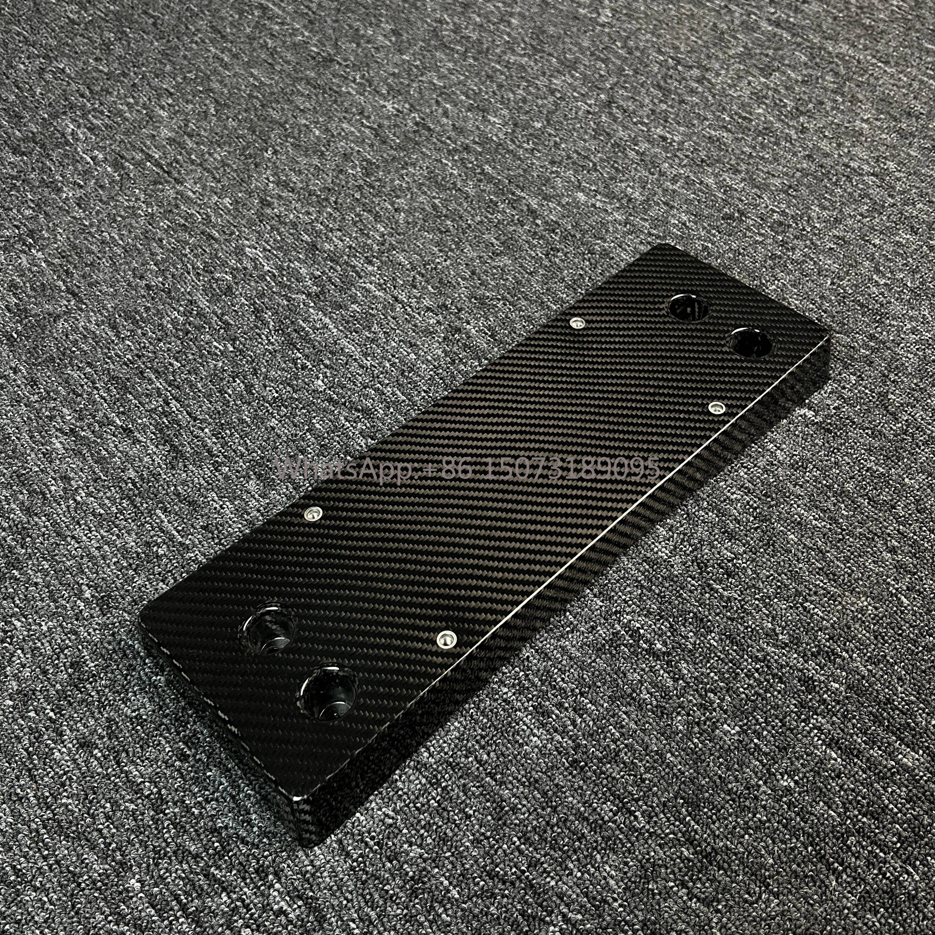 

2021-Up Высококачественная основа номерного знака из углеродного волокна для BMW G80 G82 Новое состояние