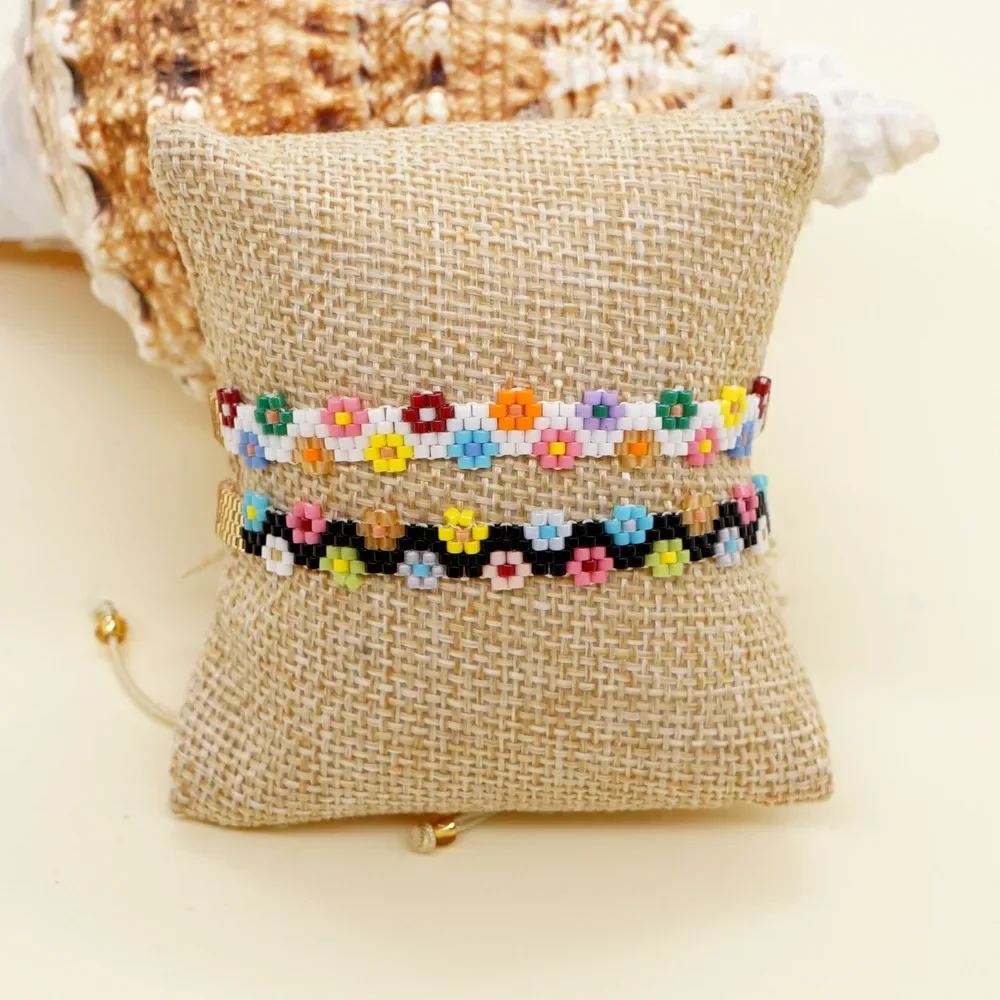 

ZGMXRRice bead braceletfashion trend personality Hand woven Small daisy pattern Bohemia Adjustable Female Beaded Bracelet