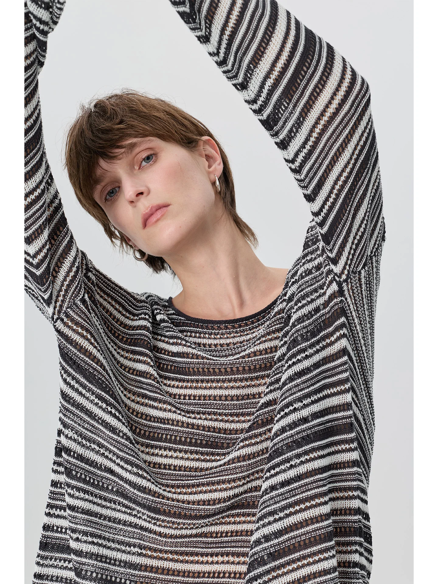 

Women's Loose Fit Silk And Paper Yarn Stripe Hollow Knitwear Summer New Style Comfortable Dry Breathable Long Sleeve round Ne...
