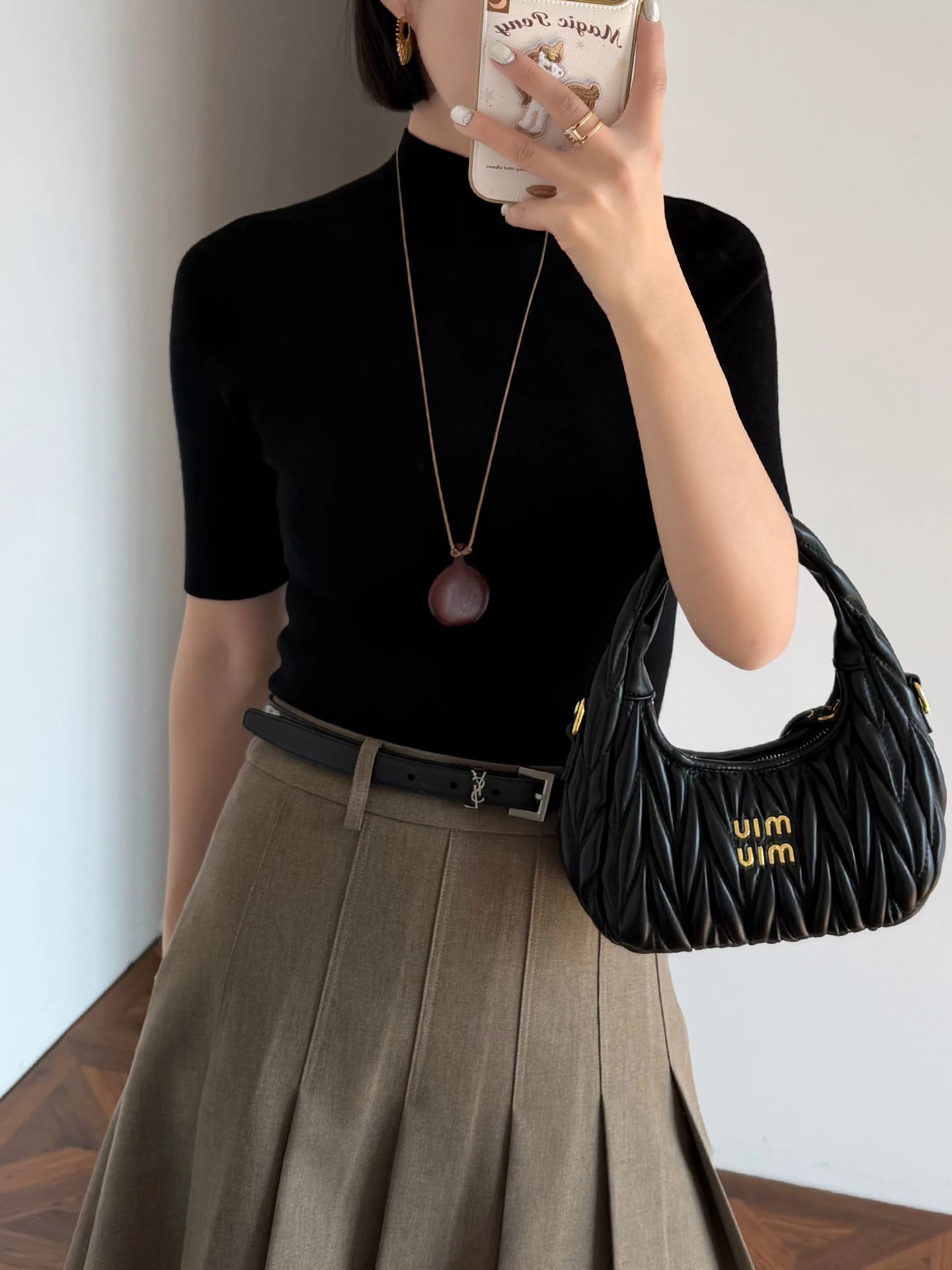 

LUTONG High-End 20S Yangzi Yarn f High Collar Knitwear Women Slim Fit Sli Pullover Base irt Casual Sle Regular Le...