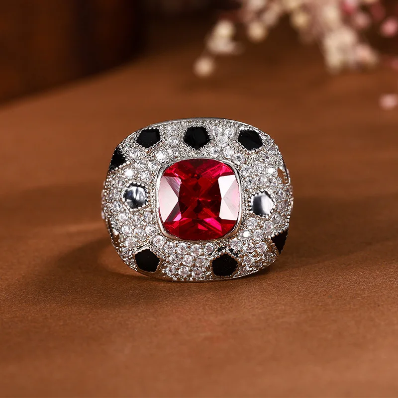 

New Gold-Plated Gemstone Corundum Elegant Spotted Ring for Women 8*8