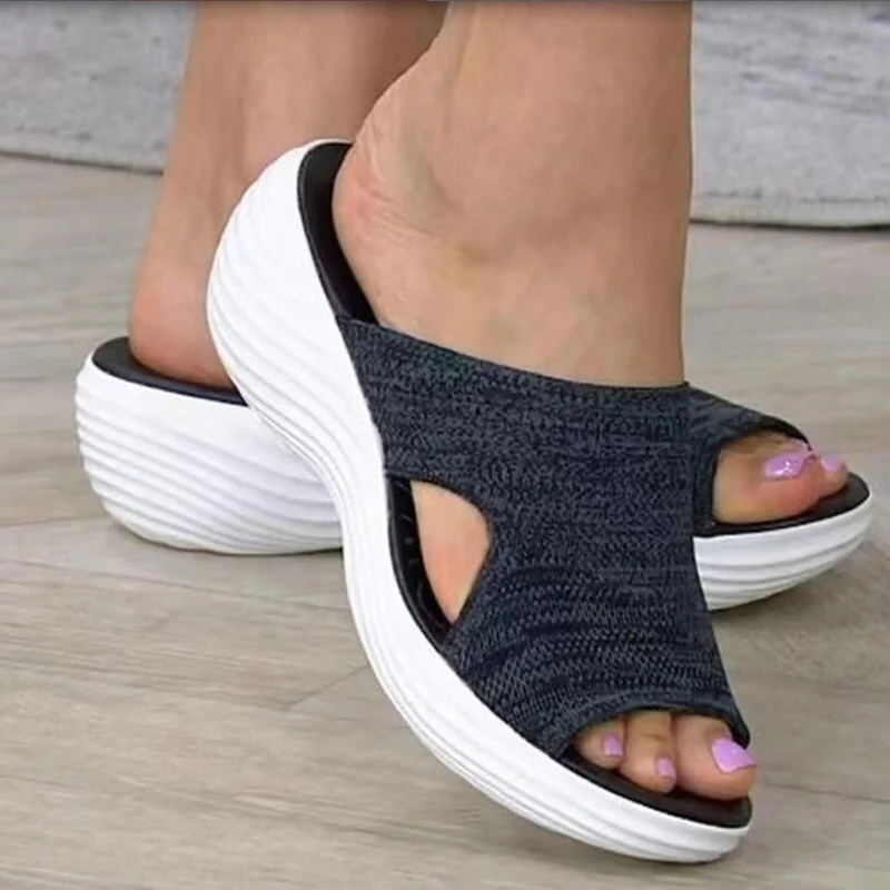 Sandálias de verão para mulheres, sapatos elásticos de verão com saltos baixos, chinelos leves, slip-on