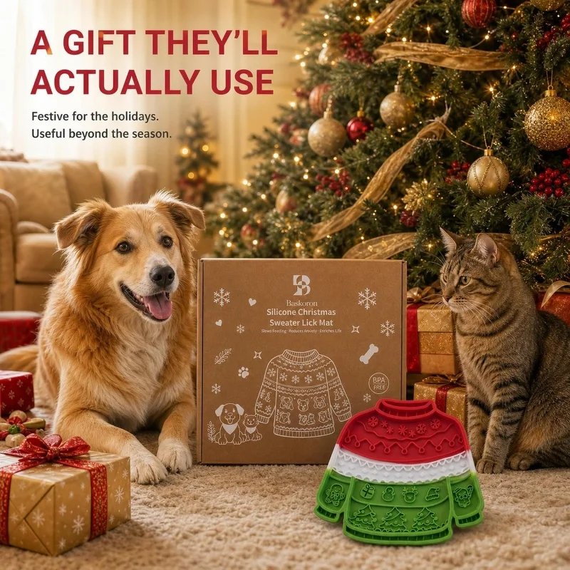 Christmas Sweater Pattern Silicone Pet Lick Mat with Suction Cup Anti-Slip Slow Feeder Design for Dogs And Cats Pet Feeding Supp