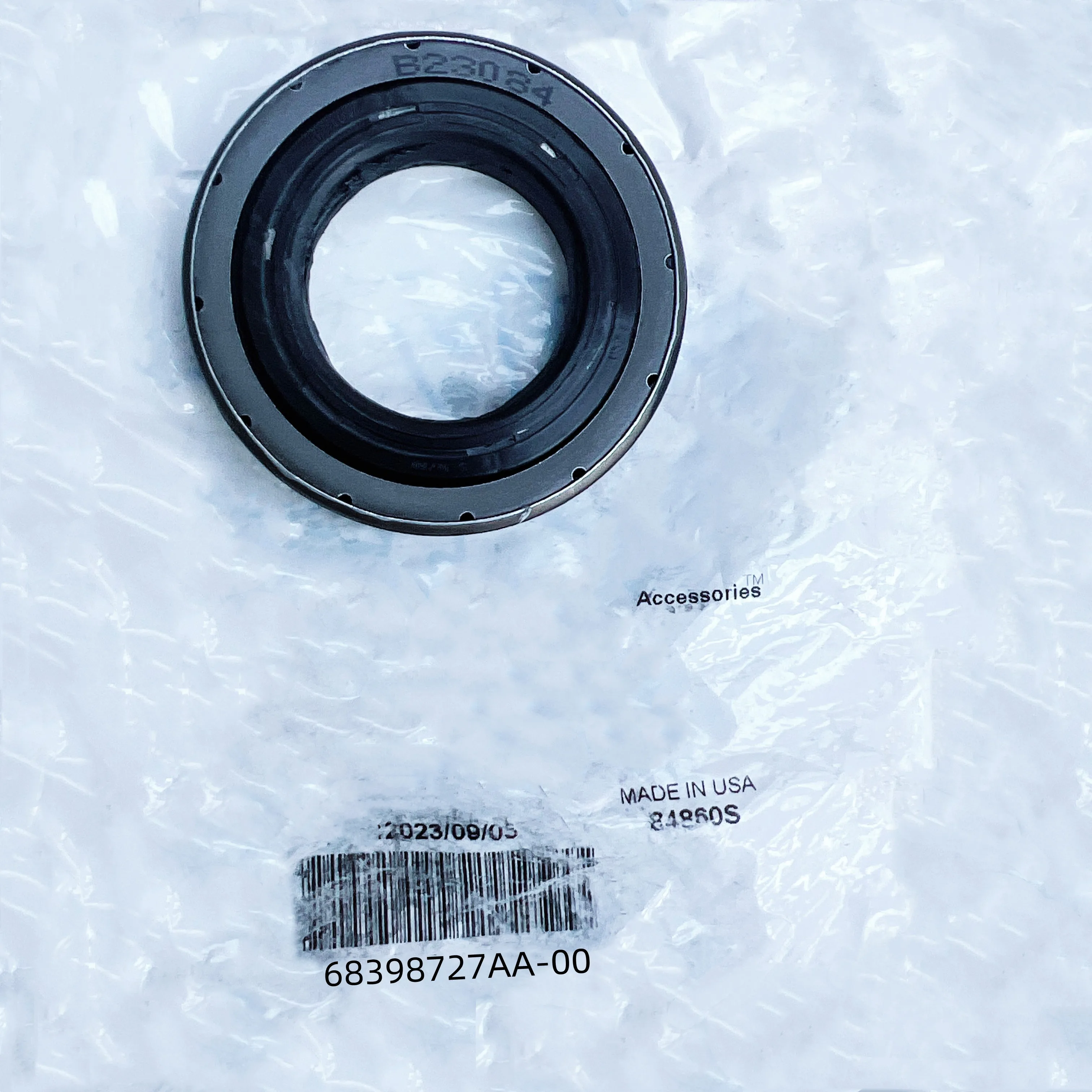 

The Original Front Drive Shaft Sealing Gasket (Front Half Shaft Oil Seal) 68398727AA And 68396635AA Are Suitable For; Jeep Wrang