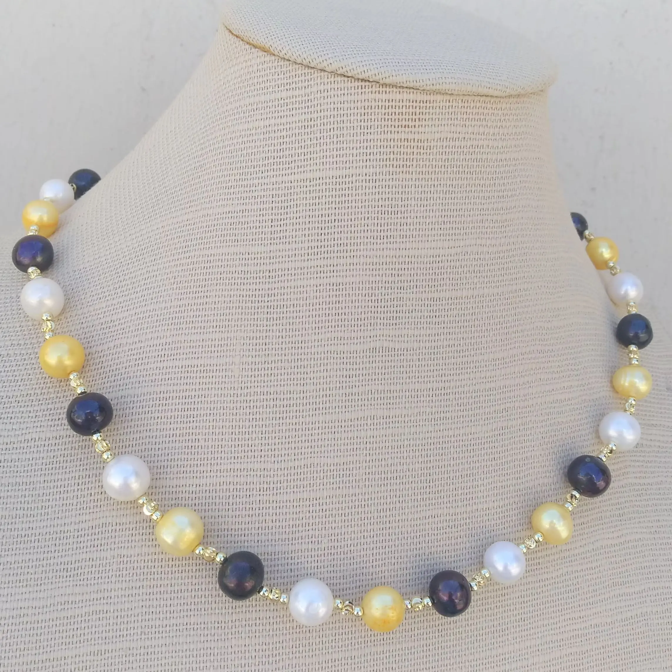 Customizable South Sea Multi-color Black White Natural Pearl Necklace 18in Beautiful Design for Any Occasion