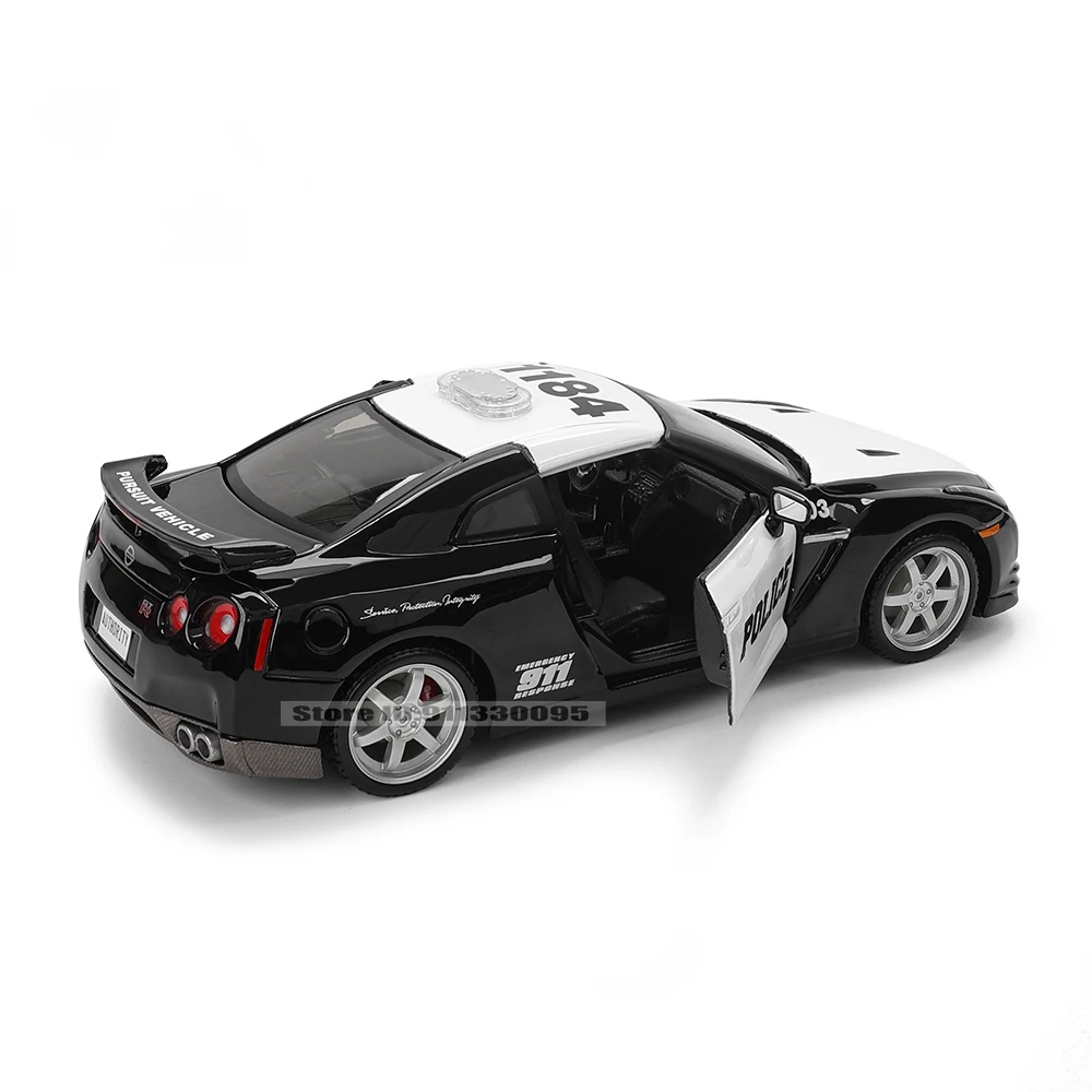 Maisto 1:24 2009 GTR 1973 Nissan Skyline 2000 GT-R alloy car model