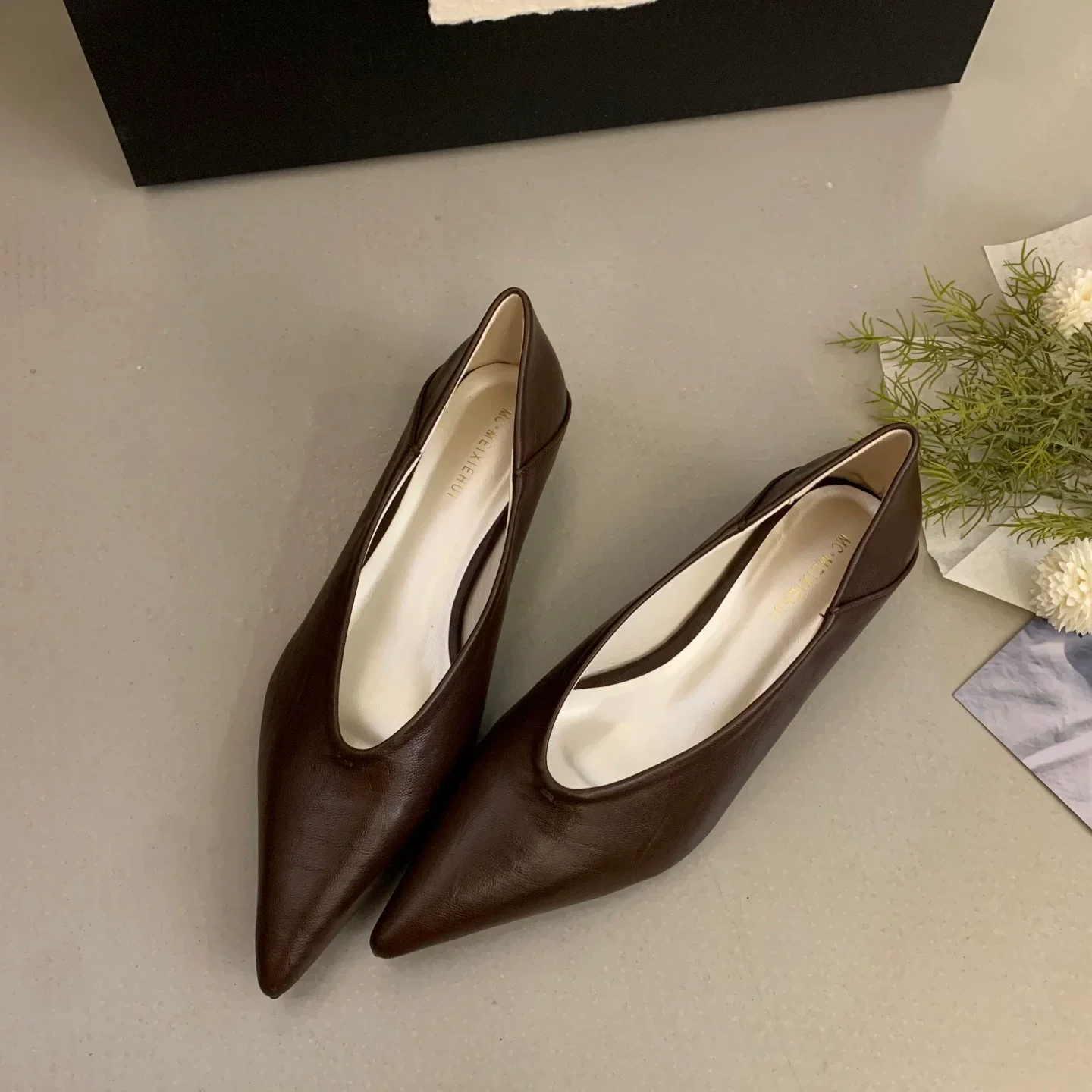 2026 Neue Marken-Damenpumps Elegante Dünne High Heels Modische Spitze Flache Slip-On Schuhe – Detail 19