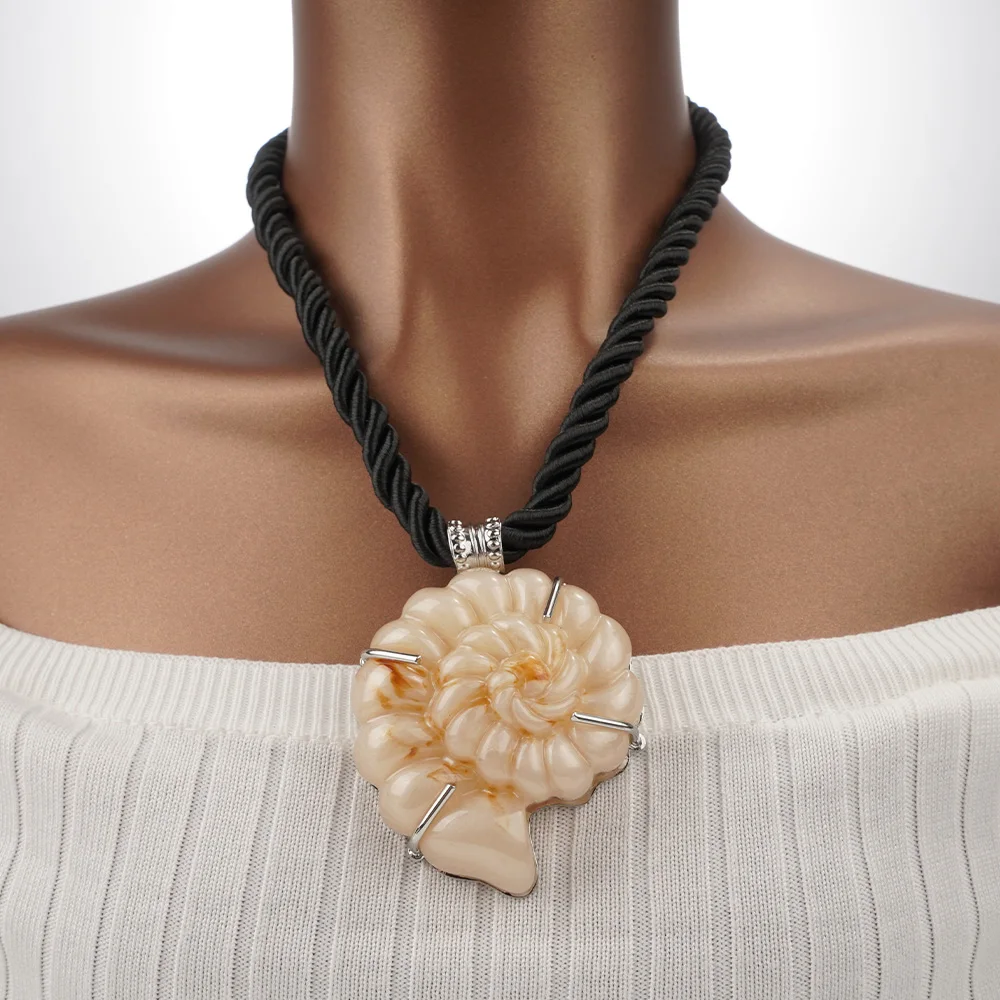 

European And American Design Necklace New Beautiful Beach Style Personality Exaggerated Black Rope Collarbone Chain