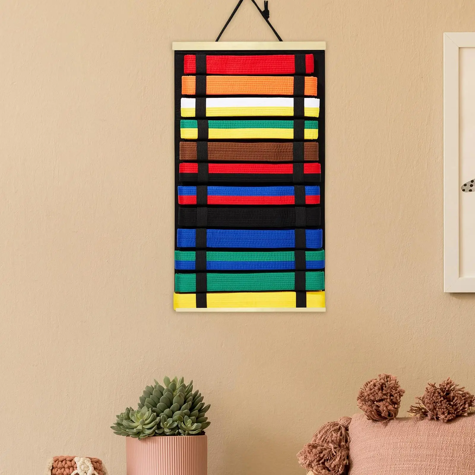 رف عرض حزام التايكوندو مكون من 12 أحزمة وحامل تخزين منظم حزام التايكوندو