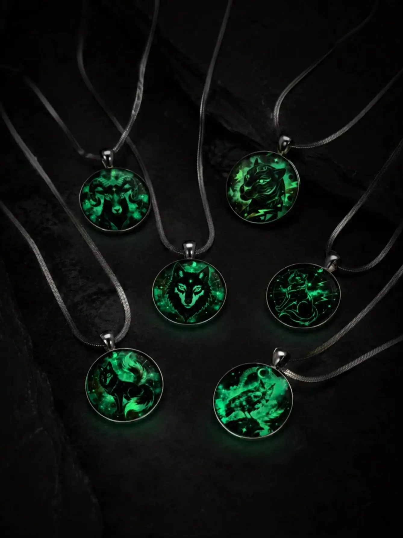 Halloween Glow in the Dark Stainless Steel Pendant Necklace, Gothic Wolf Tiger Owl Animal Luminous Necklace for Men Women