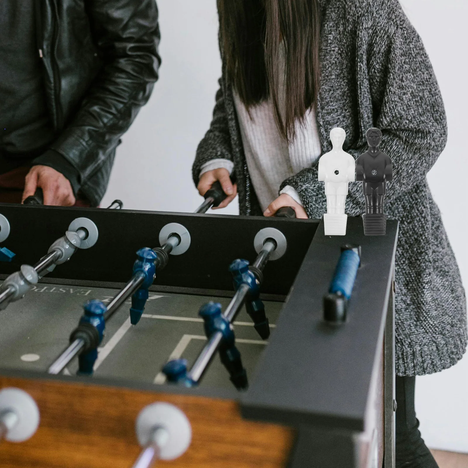 10 قطع من قطع غيار لاعب كرة القدم لطاولة كرة القدم مع أذرع متينة من البلاستيك لكرة القدم الصغيرة للرجال باللون الأبيض والأسود لطاولة كرة القدم