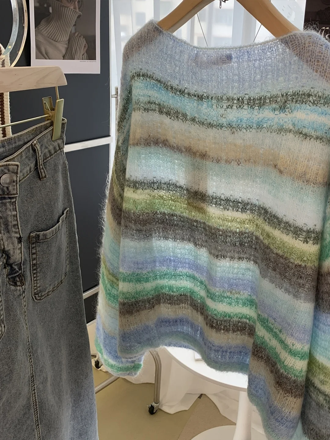 레이드바 레인보우 스트라이프 카메레 스웨터 여성용 초가을 2025 신상 루즈 얇은 오버헤드 니트 스트레이트 튜브형