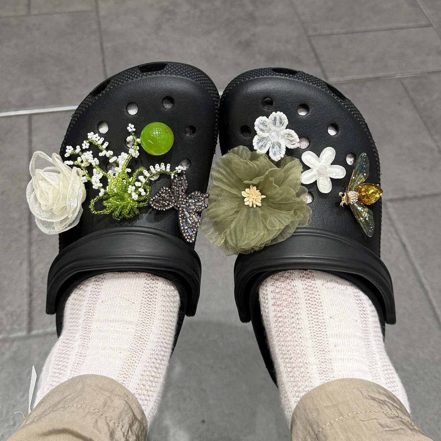 Clog Shoe Charms 8 Piece Set Green Tulle Floral 3D Summer Premium Non Slip Detachable Decoration for Women Daily